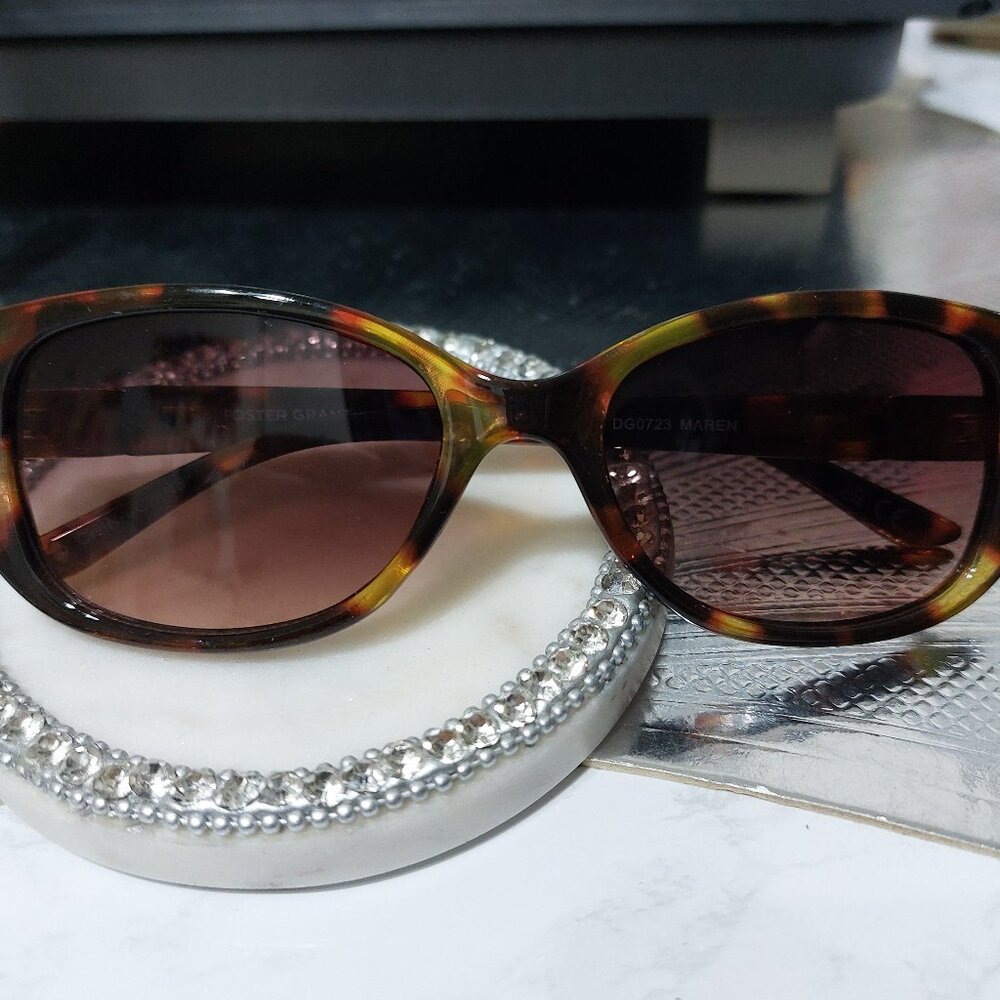 Foster Grant Stylish Tortoise Sunglasses  DG0723 Cat 3